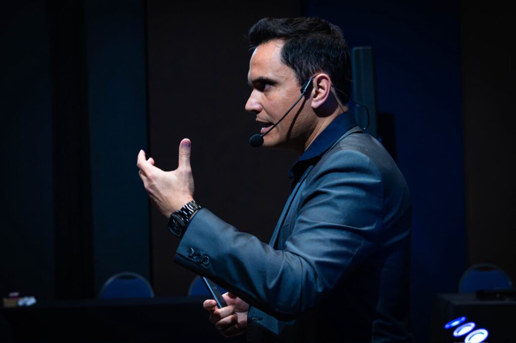 Dr. Fernando Adriano da Silva